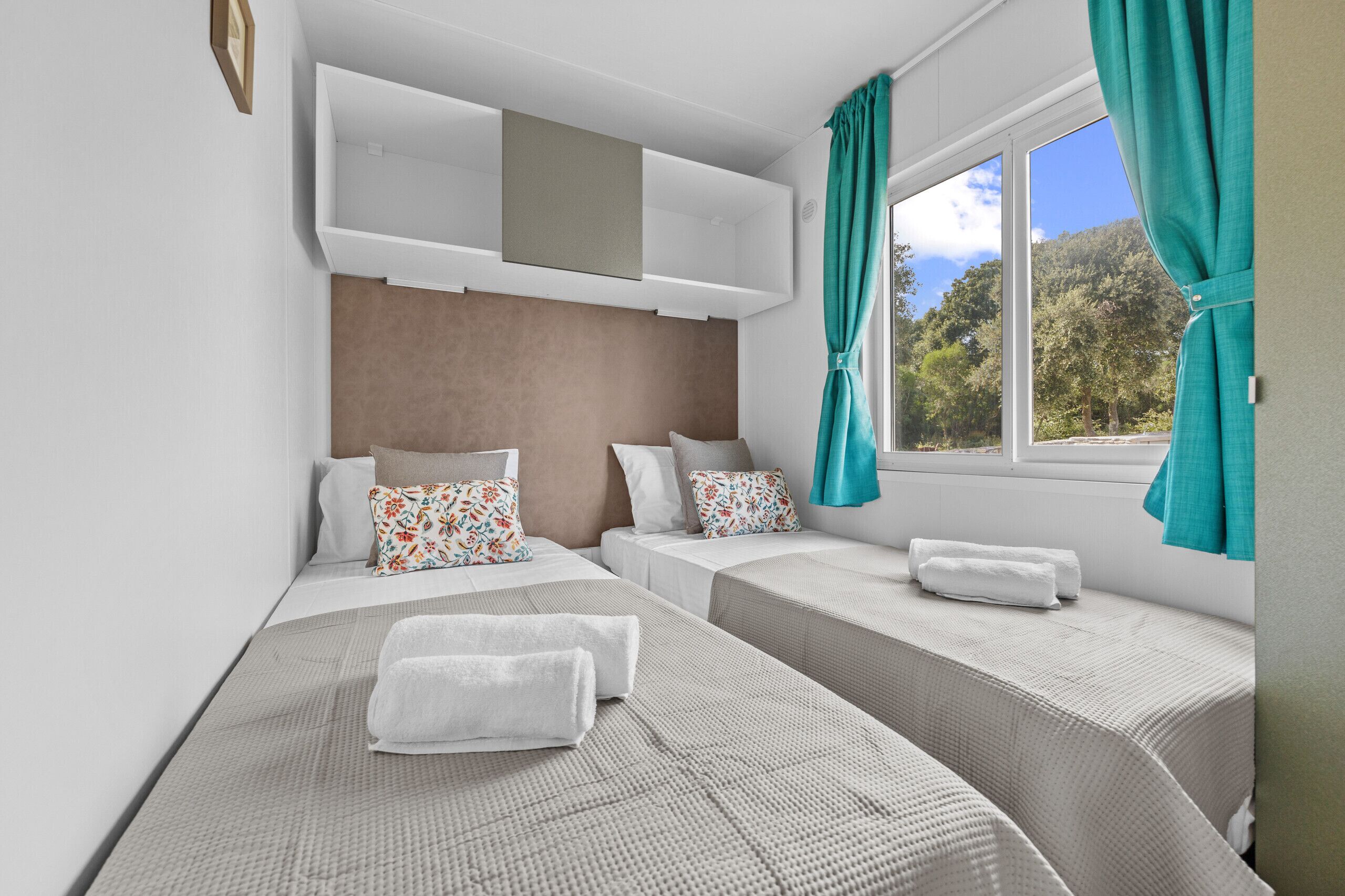 3 bedrooms, travel cot, free WiFi, bed sheets