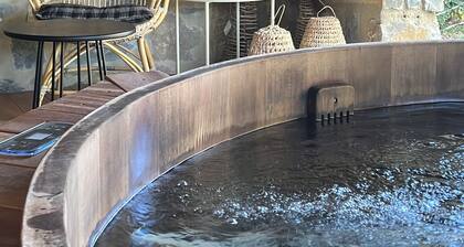 ECOLODGE & SPA privé, piscine du parc ! En pleine nature à 7 kms au sud de Nßmes