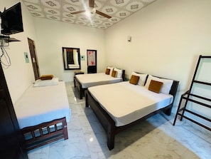 8 bedrooms, iron/ironing board, WiFi