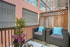 Terrace/patio - Luxe on 16t Steps to GTech, AStation & GameDayReady (Atlanta)