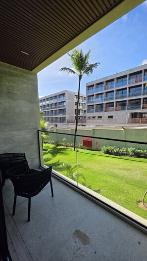 Deluxe Apartment, Lanai, Garden View | Lanai
