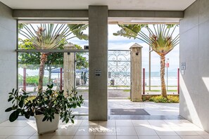 Interior - Apt Foot in the Sand sea View in Meia Praia Evb308 (Itapema)