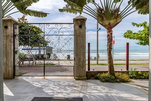 Unclassified image, 5 of 23, button - Apt Foot in the Sand sea View in Meia Praia Evb308 (Itapema)
