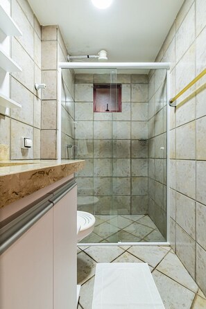Appartement de base | Salle de bain | Douche