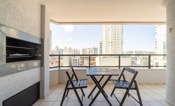 Apartamento básico | Opções para refeição ao ar livre