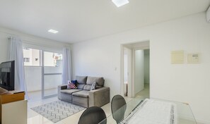 Basic Apartment | Living area - Apart With Barbecue 600m From the Beach Gen0102 (Balneário Camboriú)