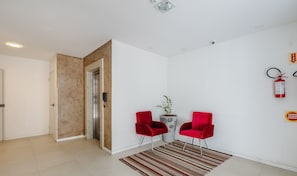 Basic Apartment | Interior