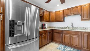 Condo, 1 King Bed (Keauhou Punahele#D-102) | Private kitchen