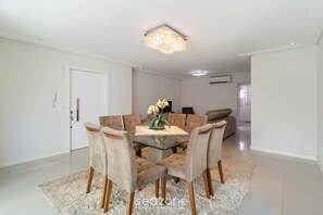 Basic Apartment | Interior