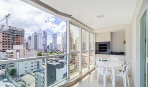 Basic Apartment | Outdoor dining