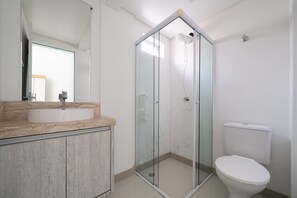 Basic Apartment | Bathroom | Shower