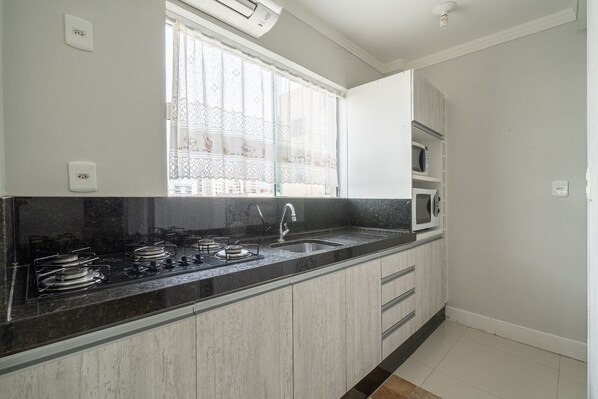 Basic Apartment | Private kitchen