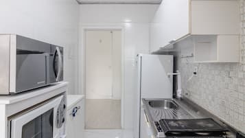 Basic Apartment | Private kitchen