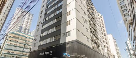 Basic Apartment | Exterior