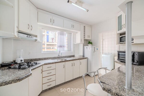 Departamento básico | Cocina privada | Utensilios de cocina 