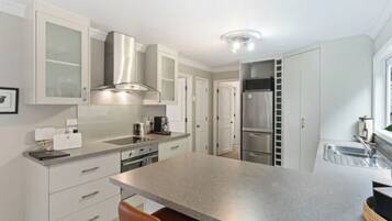 Fridge, microwave, dishwasher, coffee/tea maker