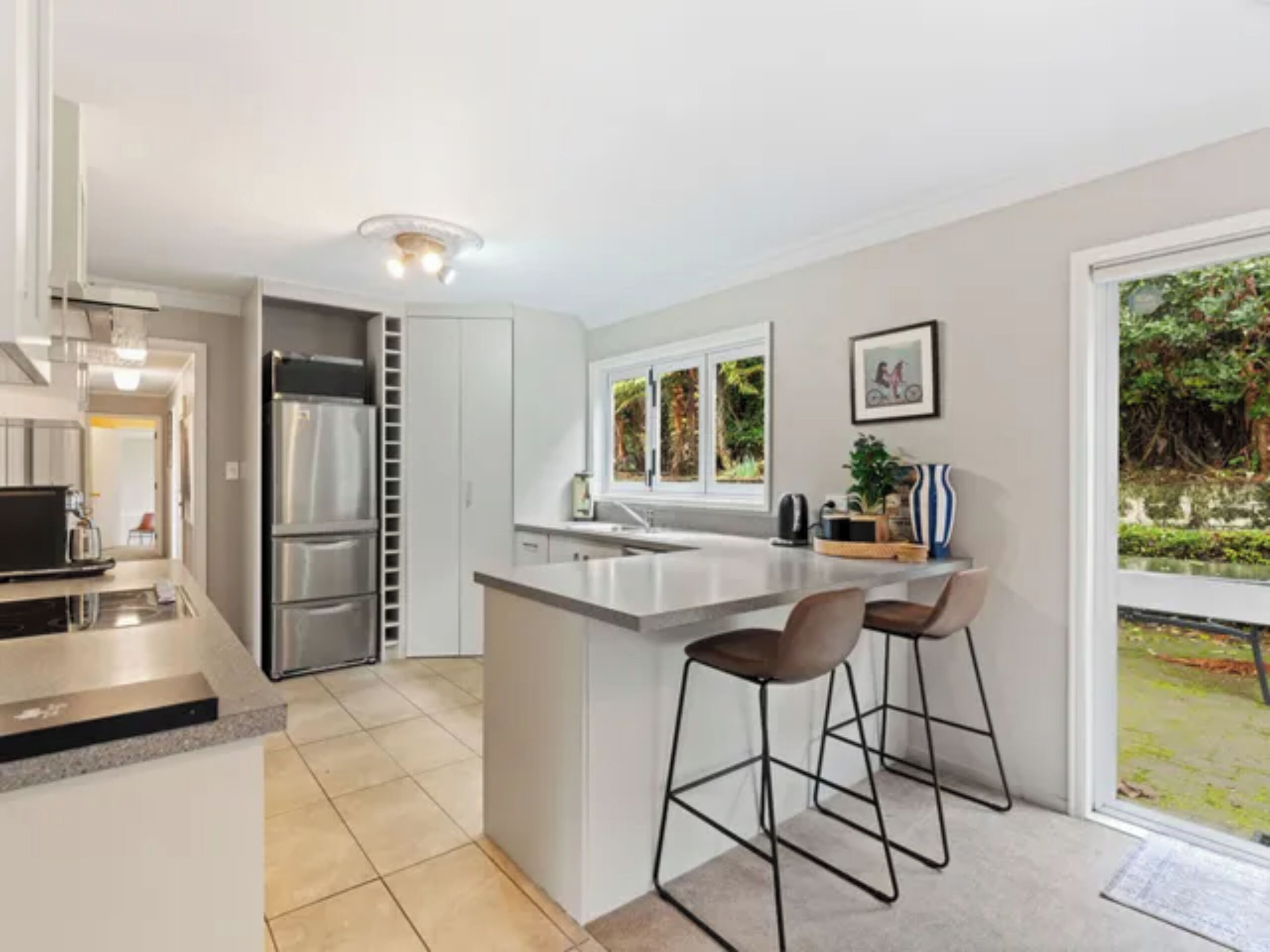 Fridge, microwave, dishwasher, coffee/tea maker