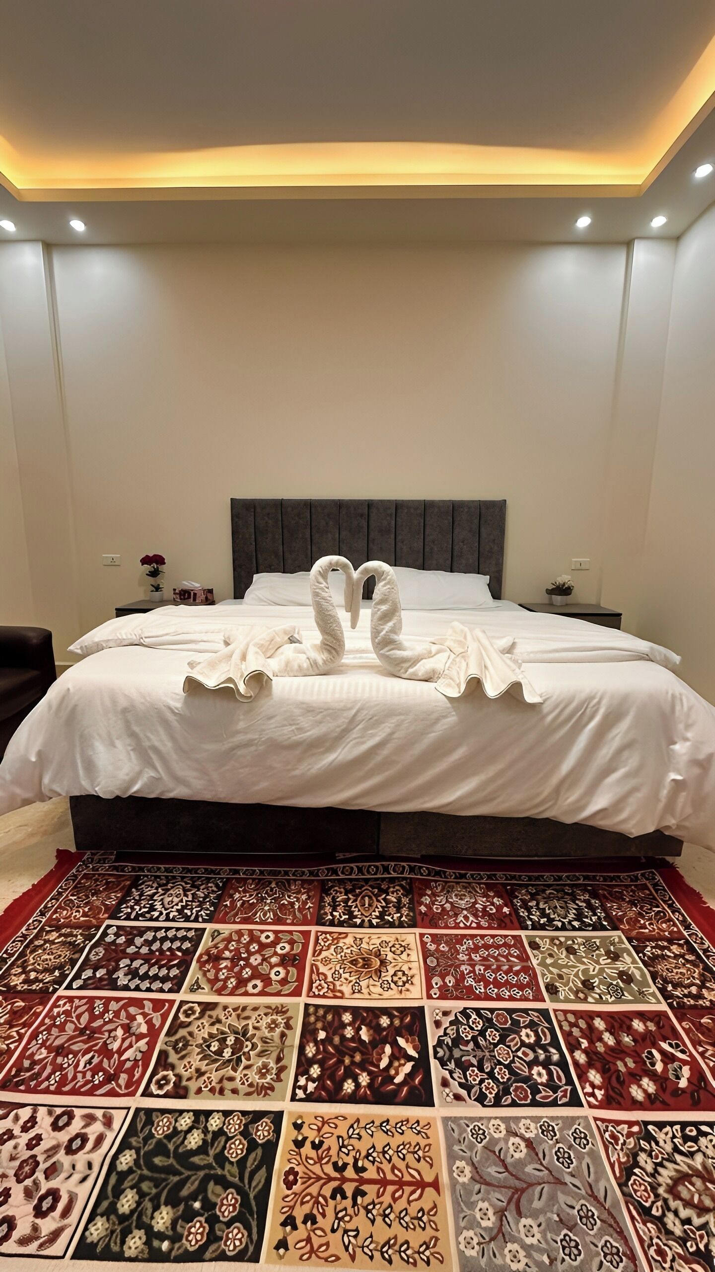 5 bedrooms, free WiFi, bed sheets