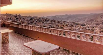 Lovely bed & breakfast with AC in Wadi Musa, authentic hospitality, local team