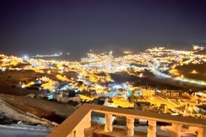 Property grounds - Lovely bed & breakfast with AC in Wadi Musa, authentic hospitality, local team (Wadi Musa)
