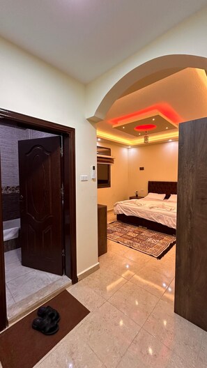 5 bedrooms, free WiFi, bed sheets