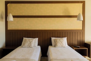 Classic Twin Room | In-room safe, desk, laptop workspace, iron/ironing board