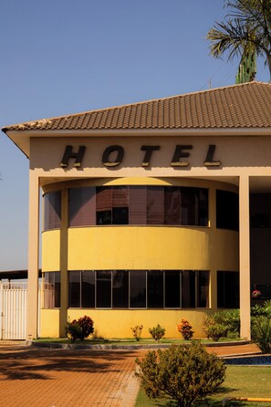 Fachada de la propiedad
