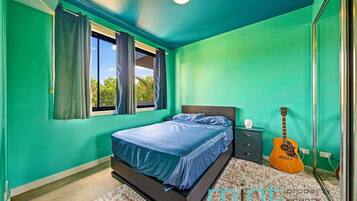 1 habitación, tabla de planchar con plancha, wifi y ropa de cama