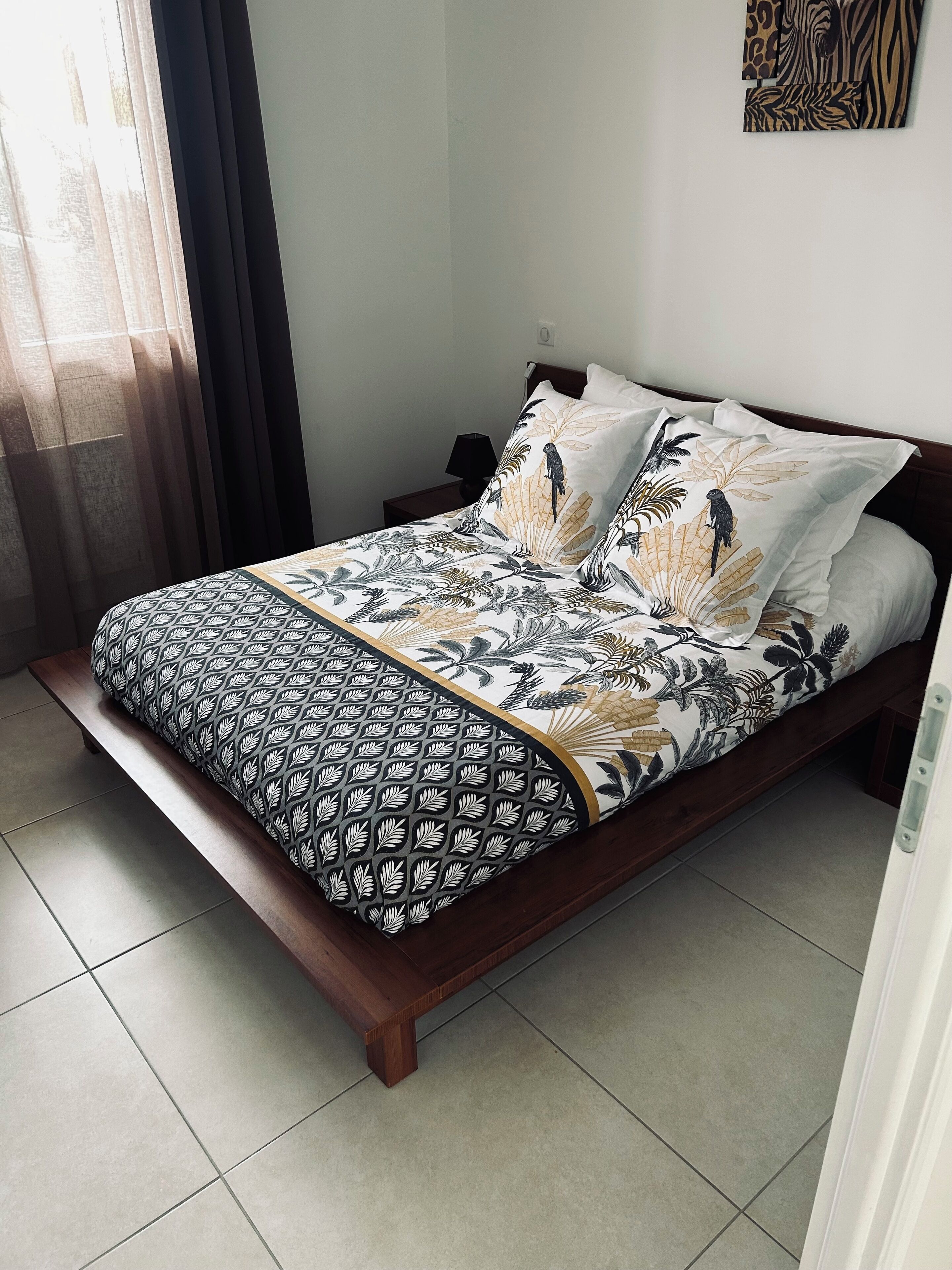 2 chambres, fer et planche à repasser, Wi-Fi, draps fournis