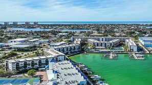 Unclassified image, 3 of 32, button