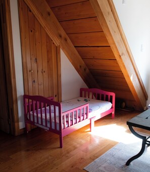 4 bedrooms, WiFi, bed sheets