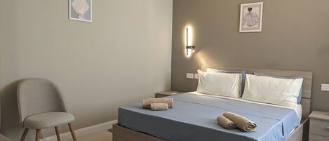 2 bedrooms, desk, iron/ironing board, travel cot