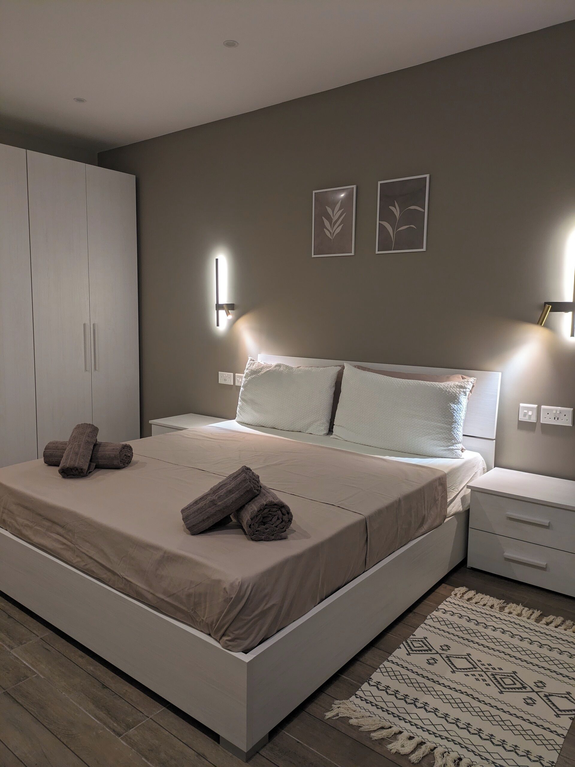 2 chambres, fer et planche à repasser, lit parapluie, Wi-Fi gratuit