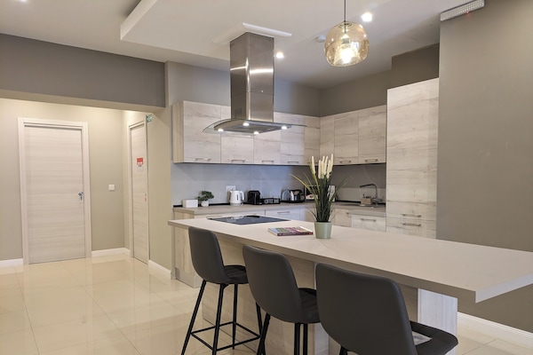 Mikrobølgeovn, ovn og kokeplater