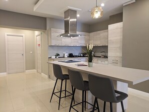 Microonde, forno, piano cottura