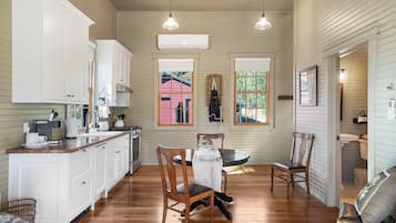Oven, stovetop, dishwasher