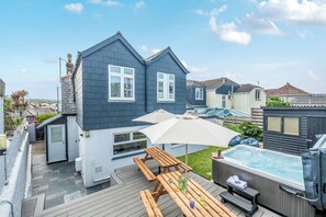 Outdoor dining - Palm House (Newquay)