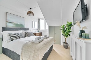 9 bedrooms, individually decorated, individually furnished, free WiFi - Palm House (Newquay)