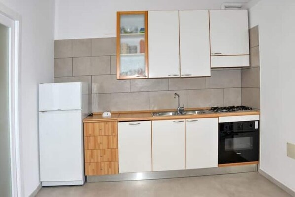 Oven, stovetop