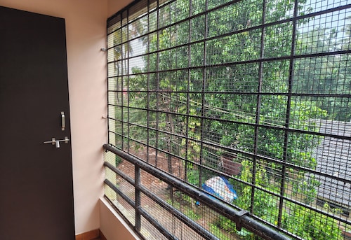 Prateek's apartment near to the Krishna mutt.