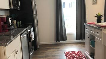 Micro-ondes, four, plaque de cuisson, lave-vaisselle