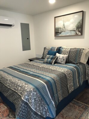 1 habitación, tabla de planchar con plancha, internet y ropa de cama 