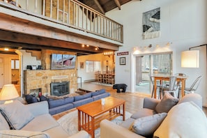 Smart TV, fireplace, DVD player, table football