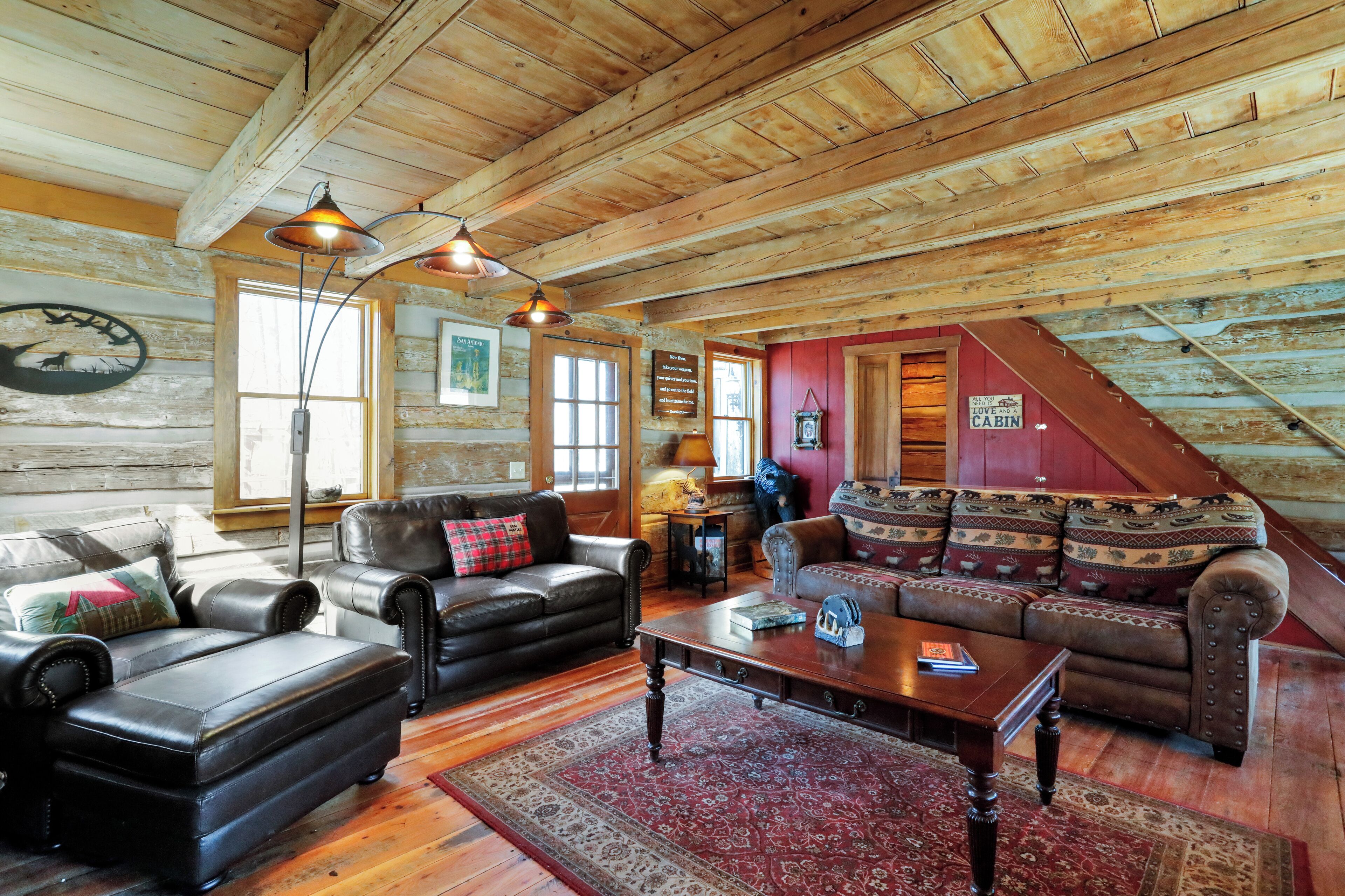 Smart TV, fireplace, DVD player, books