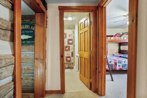 3 bedrooms, desk, free WiFi, bed sheets