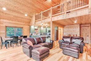 Televisio, takka, työhuone