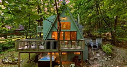 Lost Pines- Hot Tub | Pet Friendly | Family Friendly