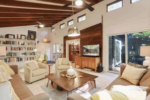 TV, fireplace, video games, DVD player