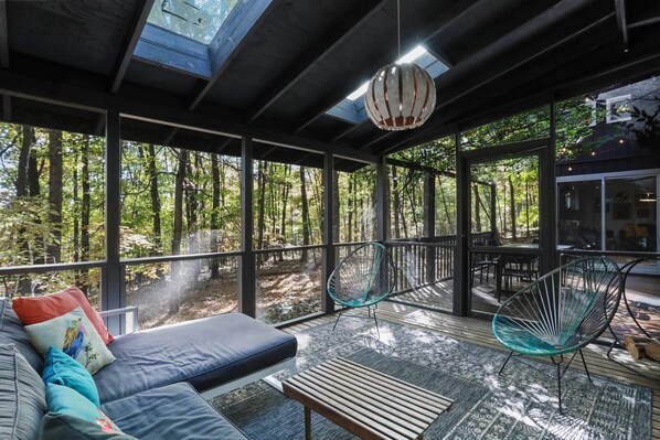 Smart TV, video games, DVD player, books