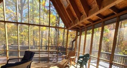 Mountain Mist Pet-Friendly Coolfont Cabin with Private Hot Tub